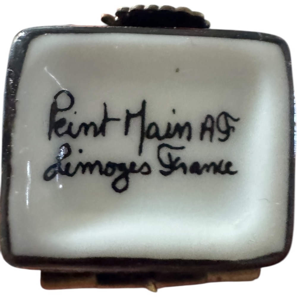 Limoges France Peint Main Santa in Chimney Trinket Box Christmas Gold Clasp - Picture 8 of 8